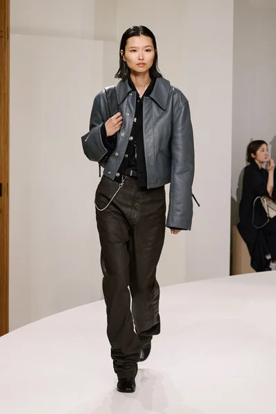 Look 24